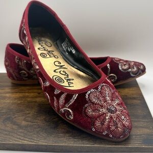 Naughty Monkey Burgundy Velvet Embroidered Flats Sequins Floral Women's 6.5